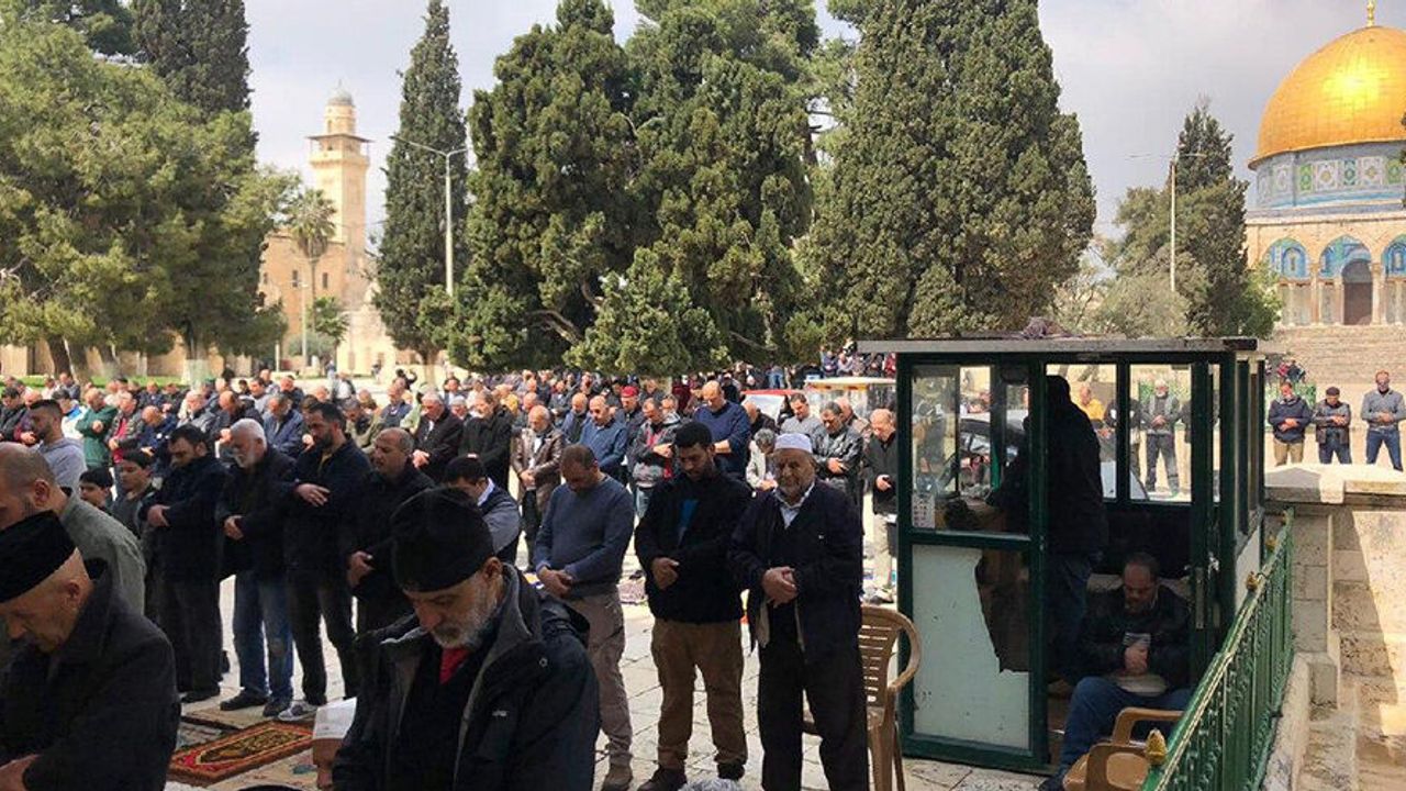 Mescid-i Aksa Kısmen İbadete Kapatıldı
