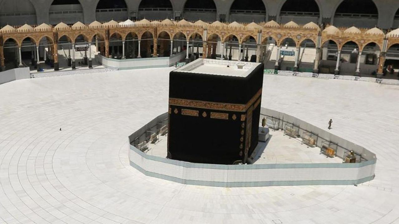 Kabe ve Mescidi Nebevi’de Namaza Ara Verildi