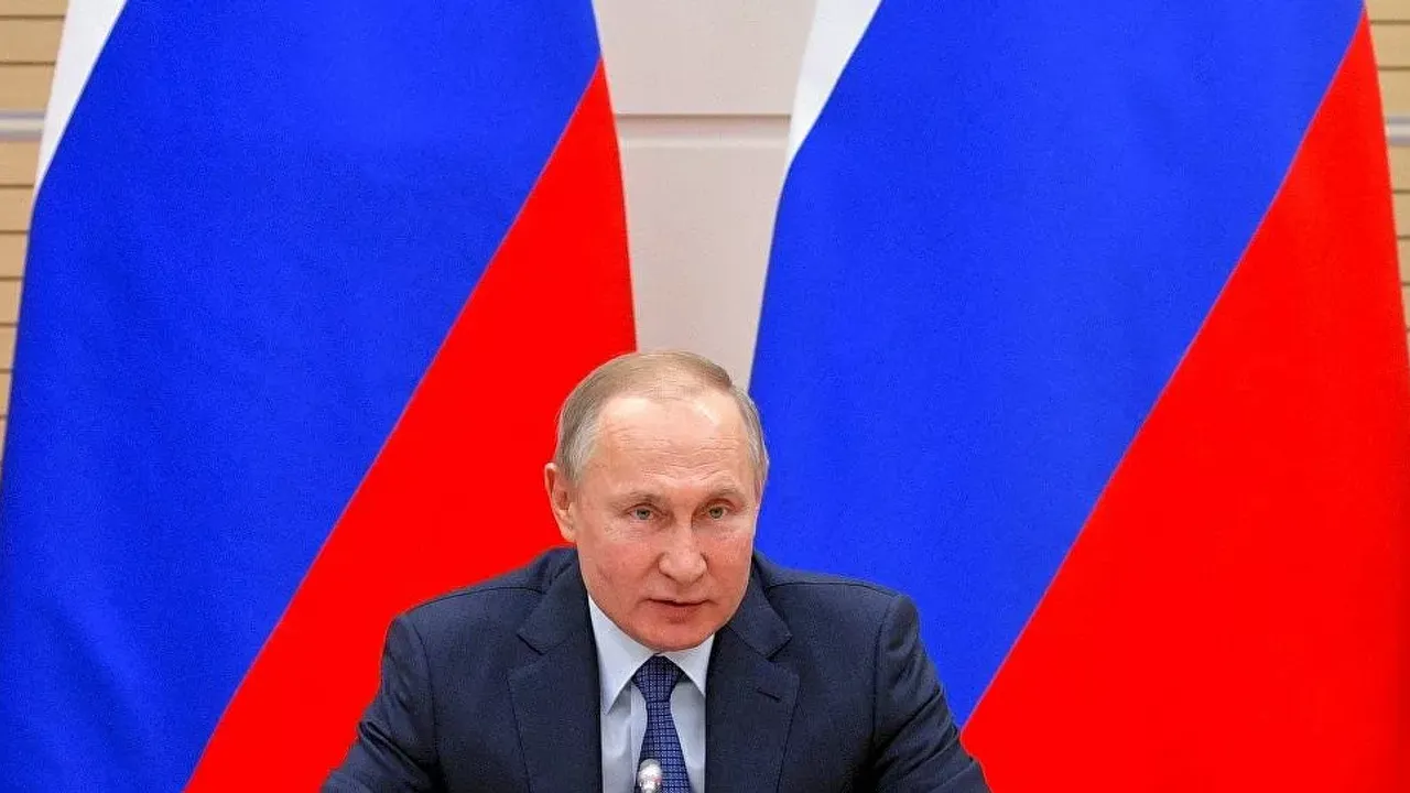 Putin: Rus Ekonomisi de Diğer Ülkelerde Olduğu Gibi Tehdit Altında