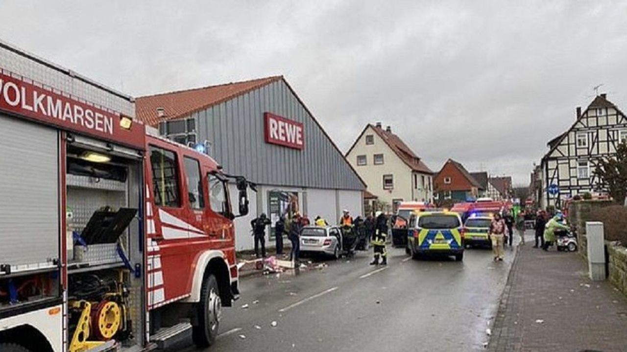 Almanya'da 30'dan Fazla Yaralının Olduğu Araçlı Saldırı: Sürücü Alman Vatandaşı