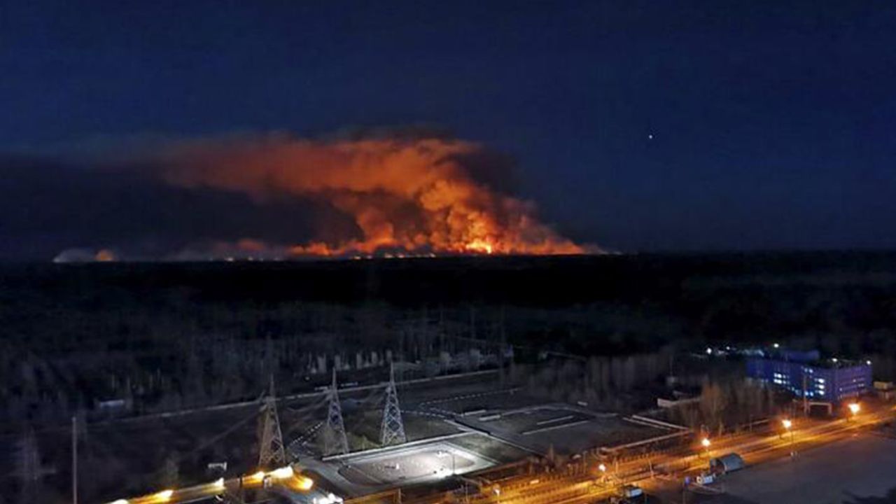 Çernobil’de Risk Alanına Yaklaşan Yangın Durduruldu