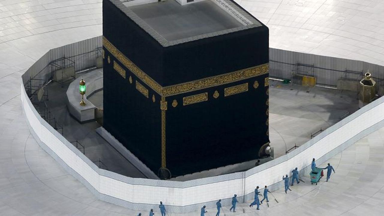 Suudi Arabistan Ulema Konseyi: Teravih Namazları Evlerde Kılınacak