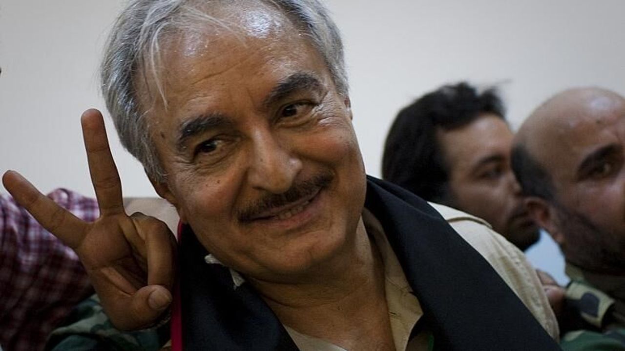Libya'da Darbeci Hafter Kendisini Tek Taraflı 'Devlet Başkanı' İlan Etti