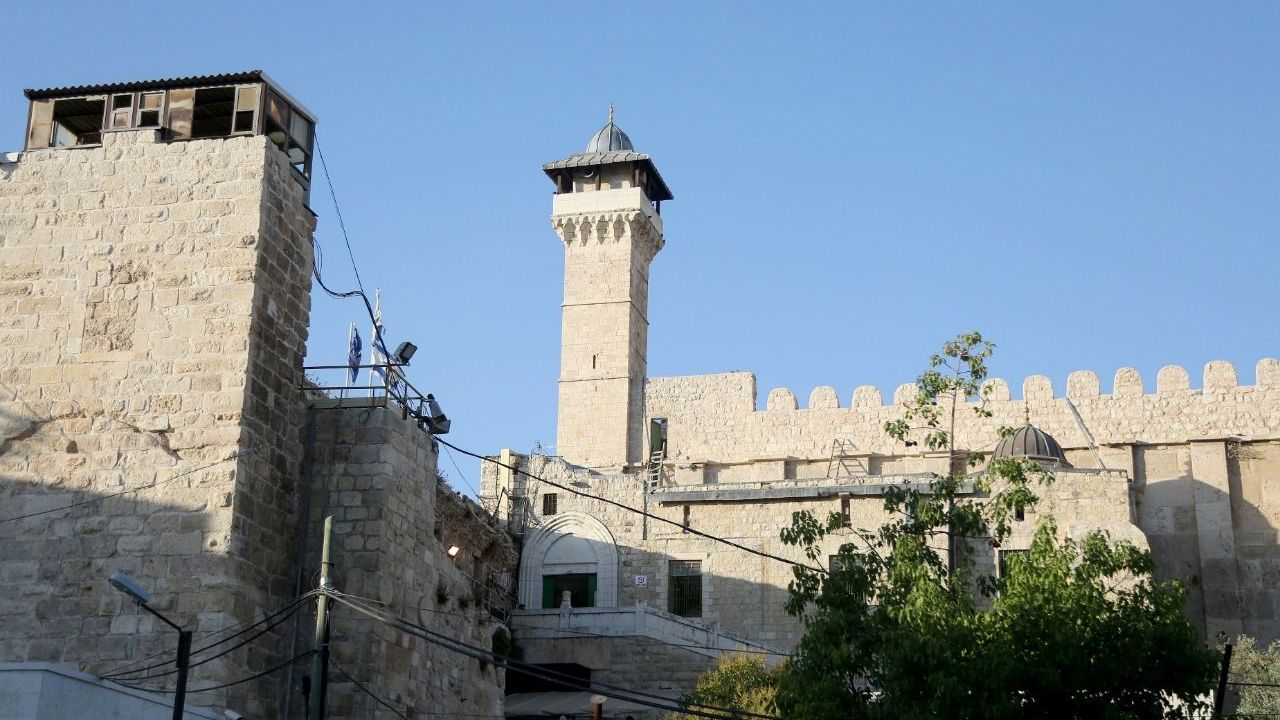 İşgalci İsrail, Harem-i İbrahim'e Bağlı Vakıf Arazilerine El Koyuyor