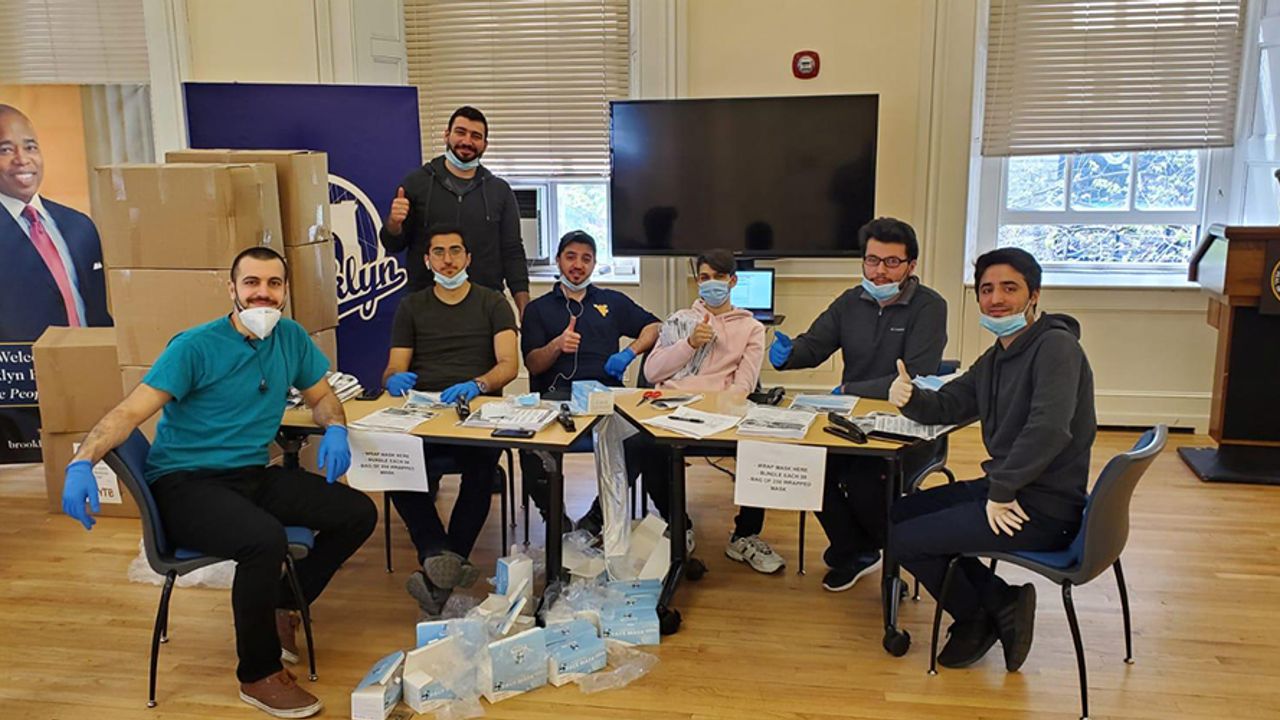 Anadolu Gençlik, New York'ta Maske Dağıtımına Katkı Sağladı