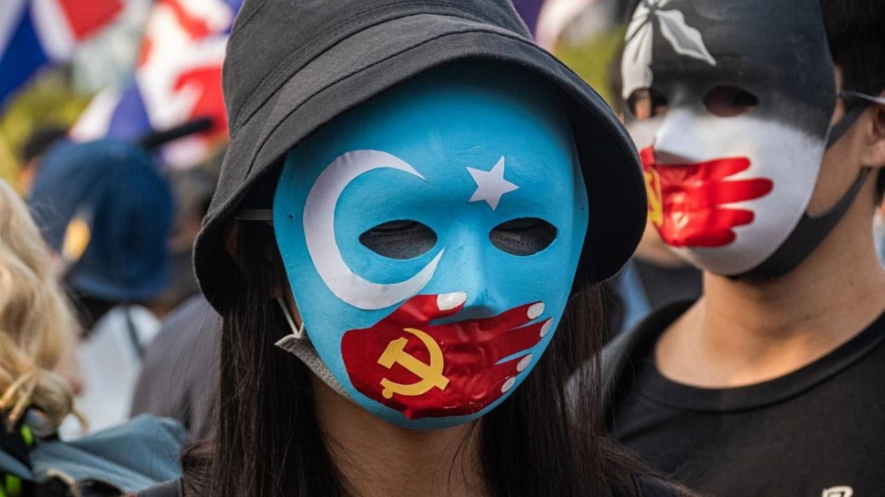 Uygurlar Bu Bayramı da “Kayıp” Ailelerini Arayarak Geçiriyor