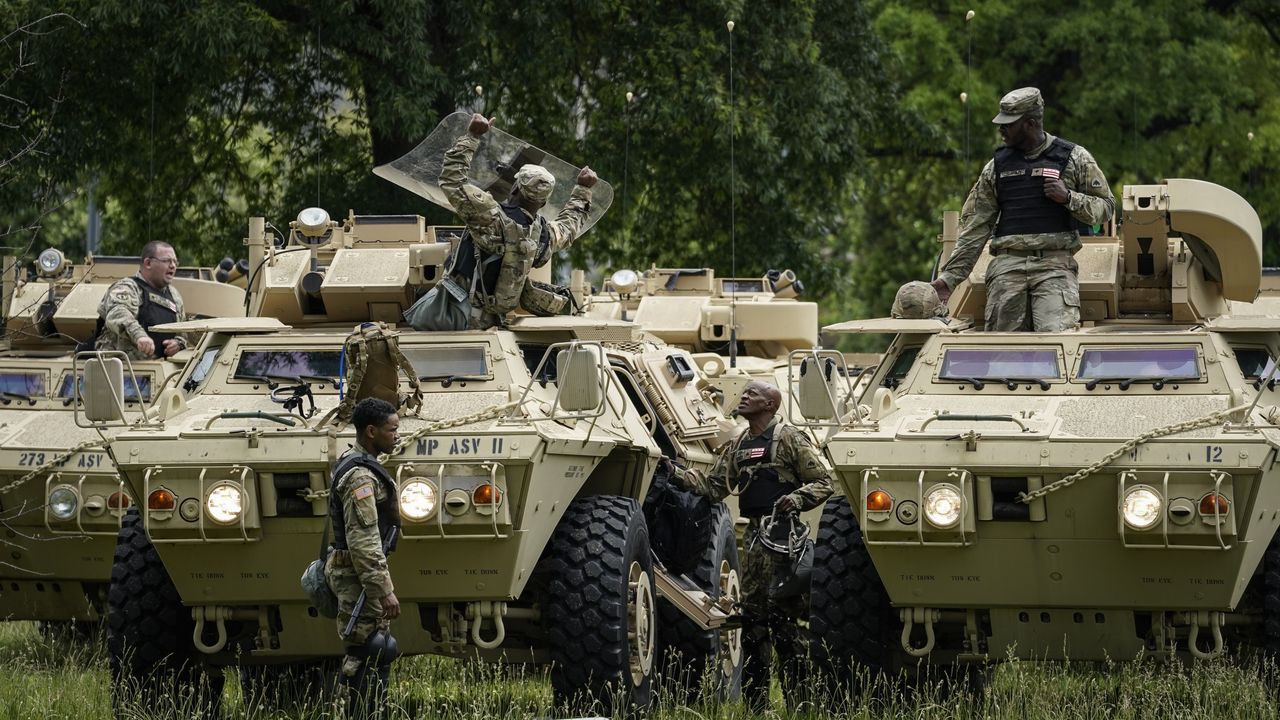 Amerika Durulmuyor, Asker Sahaya Sürüldü