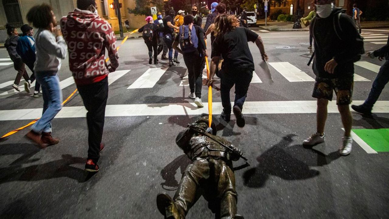 ABD'de Irkçılık Karşıtı Protestolar 4. Haftasında; Kölelik Dönemi Heykelleri Hedefte