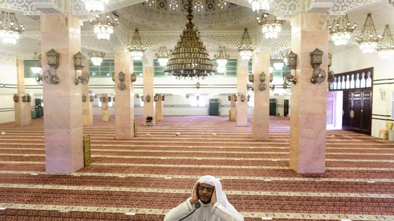 Hac İçin Henüz Karar Vermeyen Suudi Arabistan Yasakları Kaldırıyor