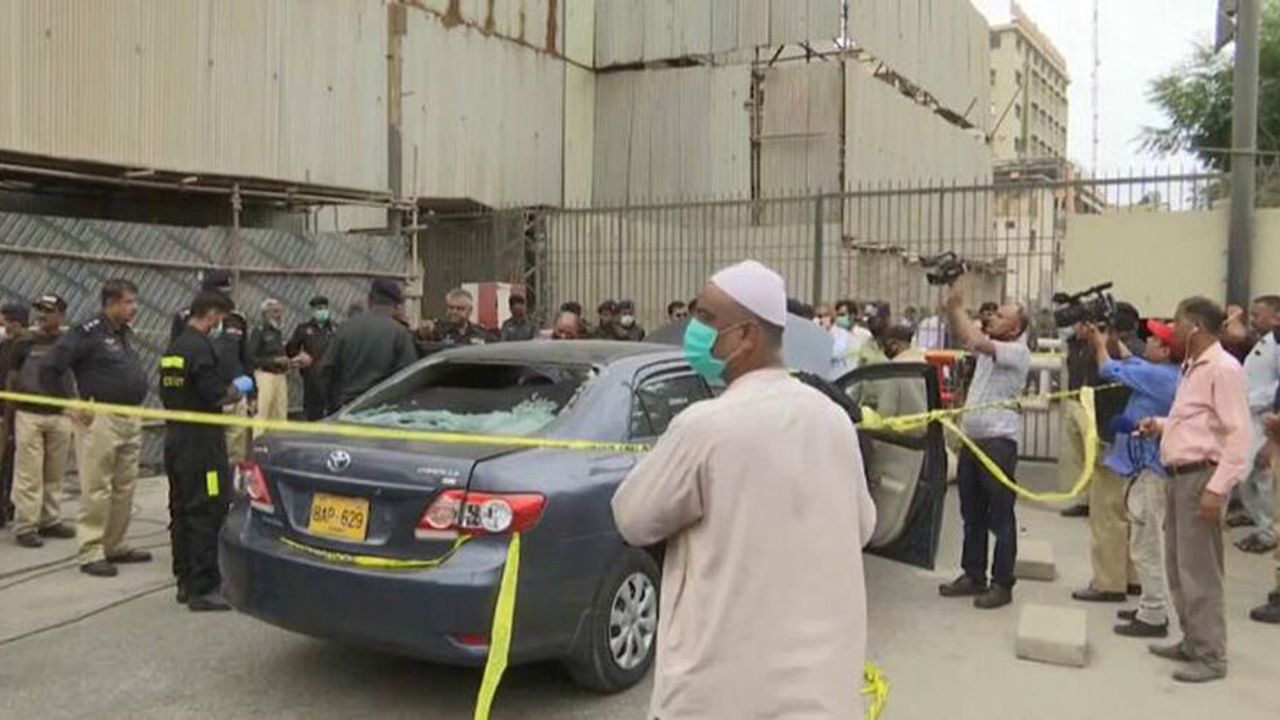 Pakistan'da Karaçi Borsası'na Silahlı Saldırı Düzenlendi