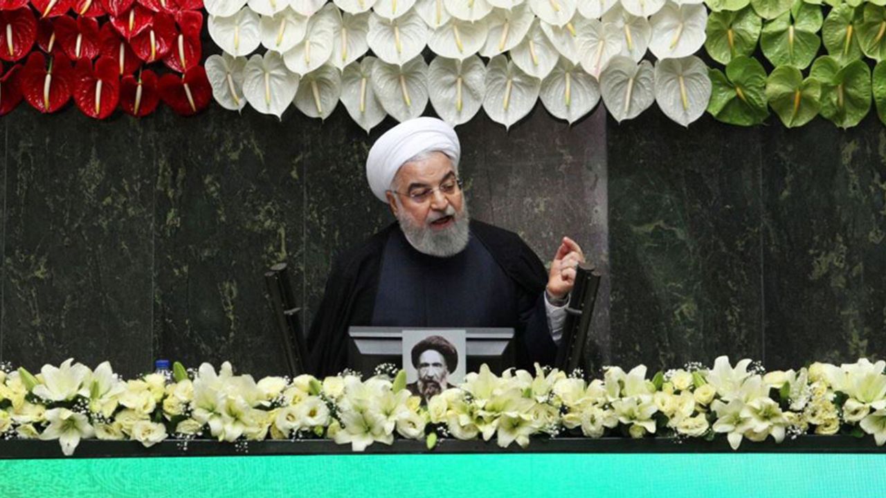 Ruhani: “İran’ın En Zorlu Yılı”