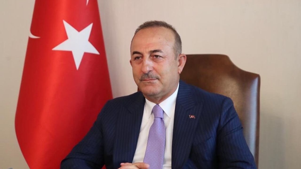 Çavuşoğlu'ndan Macron'a Cevap: Fransa Libya'da Bir Darbeciyi Destekliyor