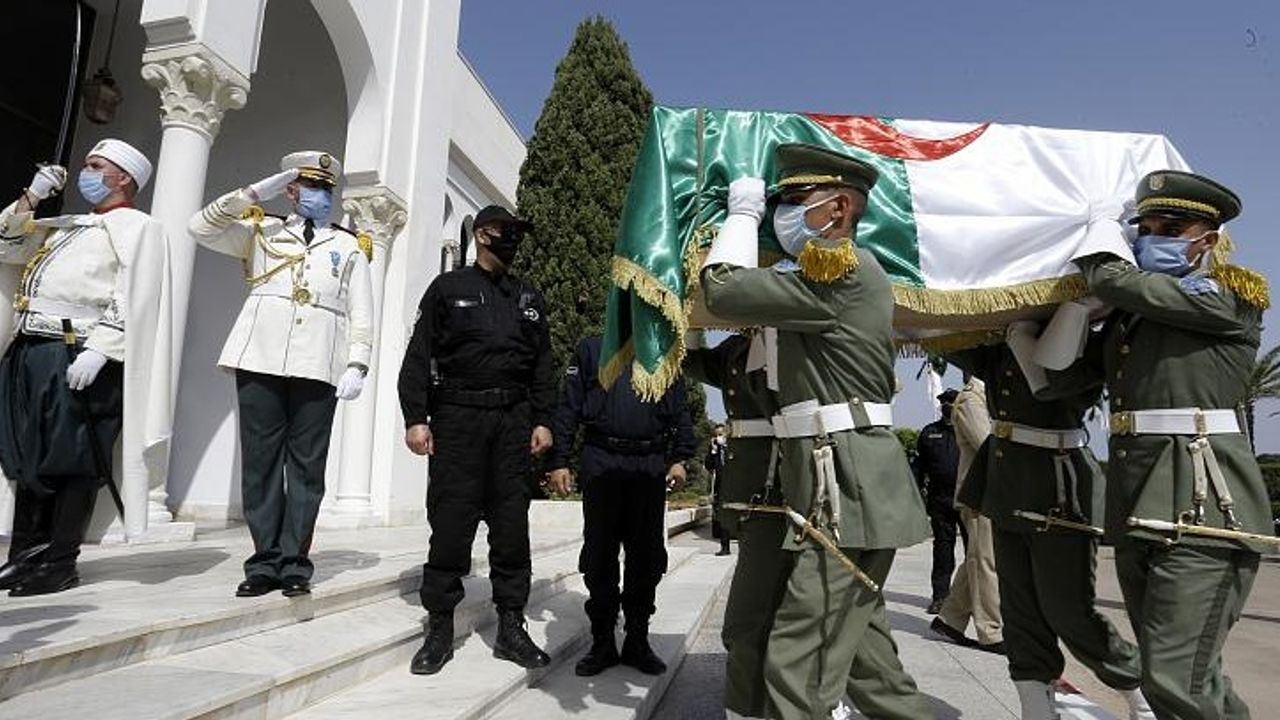 Fransız İşgaline Karşı Savaşan 24 Direnişçinin Kalıntıları Toprağa Verildi