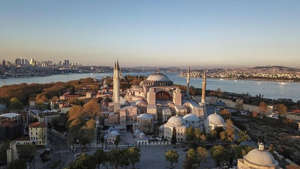 Fatih Orta Çağı Kapattı, Batı Dünyası Değişmedi! Ayasofya'ya Aynı Yaklaşım!