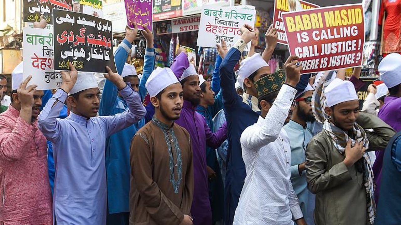 Tarihi Caminin Hindu Tapınağına Çevrilmesine Karar Verildi