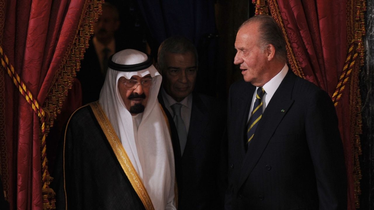 Mekke-Medine Hızlı Tren İhalesinden Yolsuzlukla Suçlanan Kral İspanya'yı Terkediyor