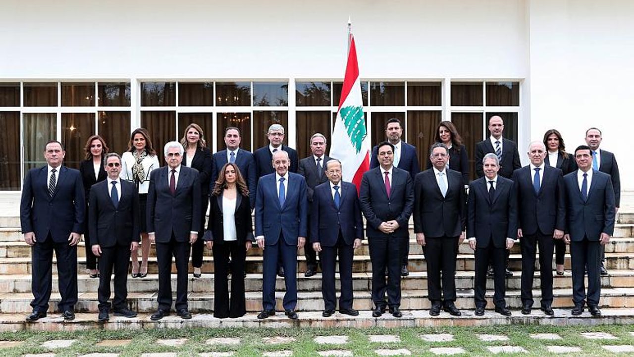 Beyrut Patlaması: Lübnan'da Hükümet Görevden Ayrılıyor, Bütün Kabine İstifa Etti