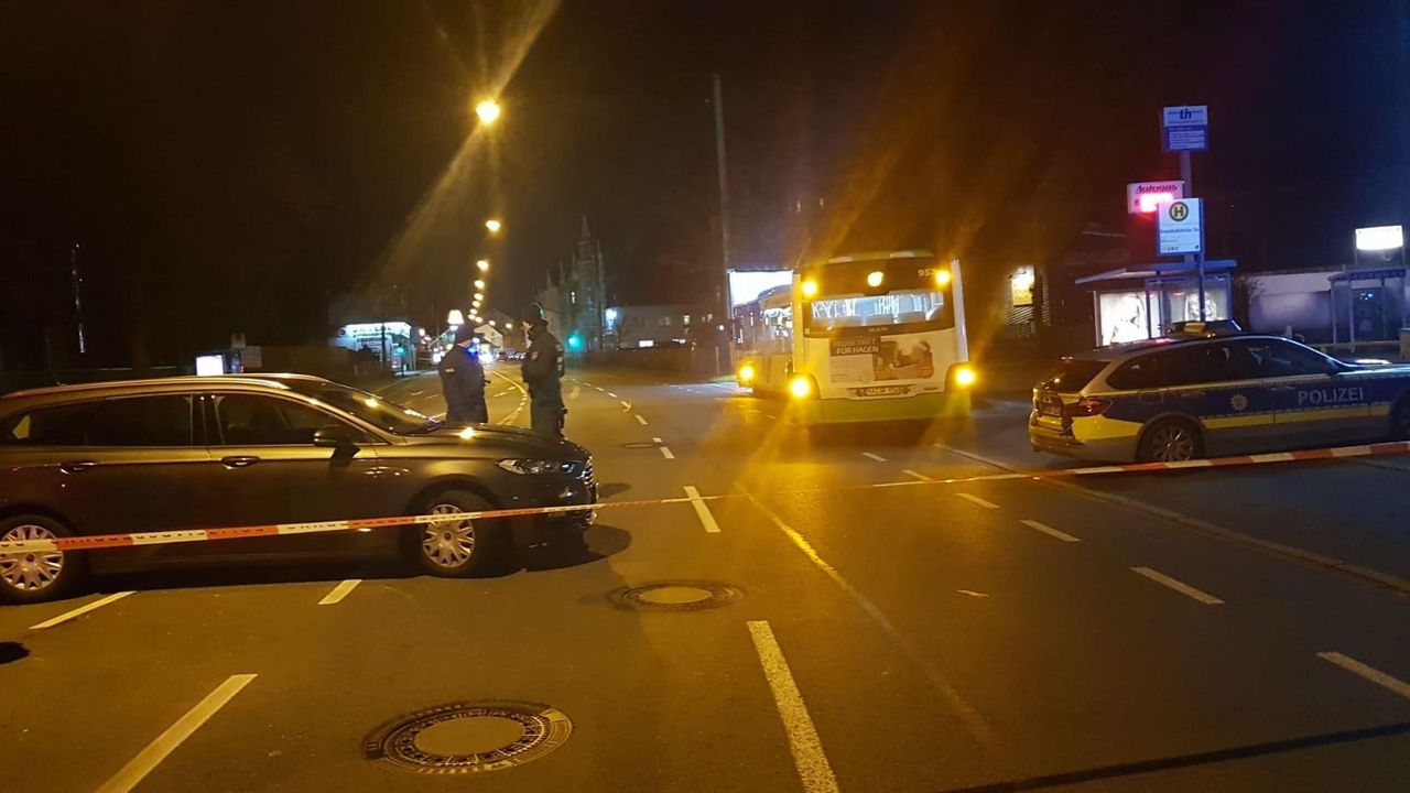 Almanya’da 3 Camide Bomba Alarmı