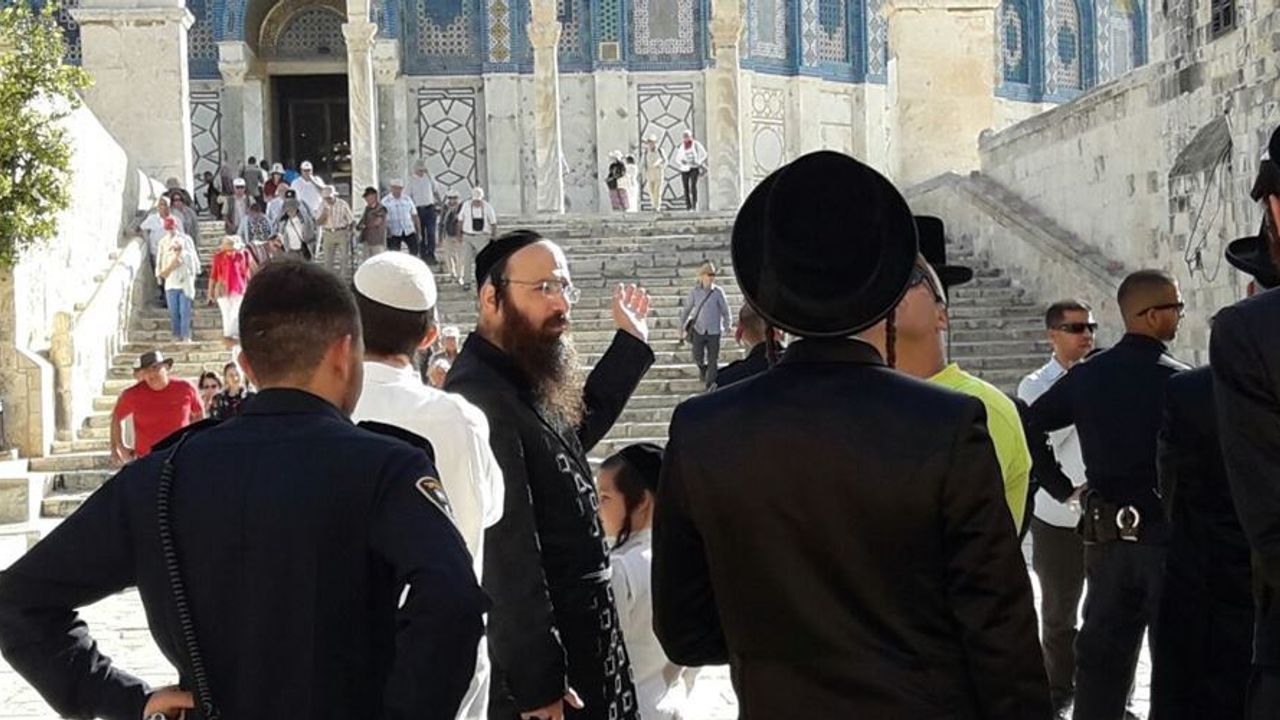Yahudi Çeteler Mescidi Aksa’da Terör Estirmeye Devam Ediyor