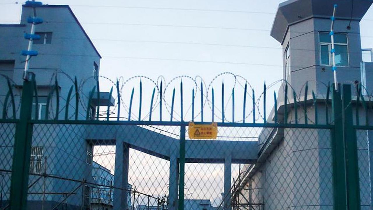 Doğu Türkistan’da Müslümanların Tutulduğu Hapishane ve Toplama Kampları İfşa Edildi