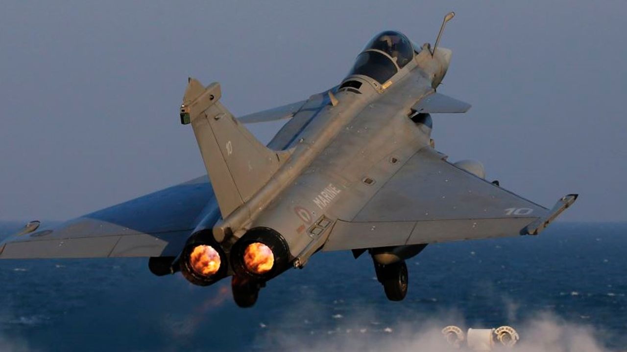 Yunanistan: “Fransa'dan 18 Savaş Uçağı Alıyoruz”