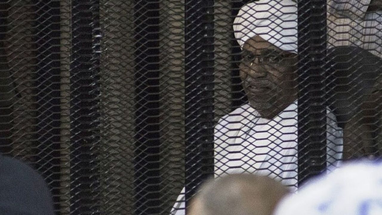 Beşir Sudan'da Aklanırsa Uluslararası Ceza Mahkemesinde Yargılanabilir