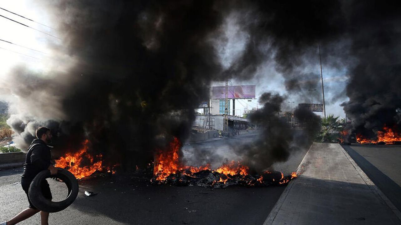 Lübnan'da Temel İhtiyaç Malzemeleri Bitmek Üzere