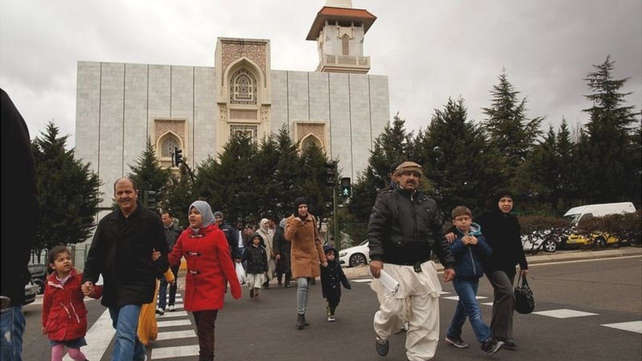 Katalonya Eğitim Müfredatına İslam’ı Dahil Ediyor