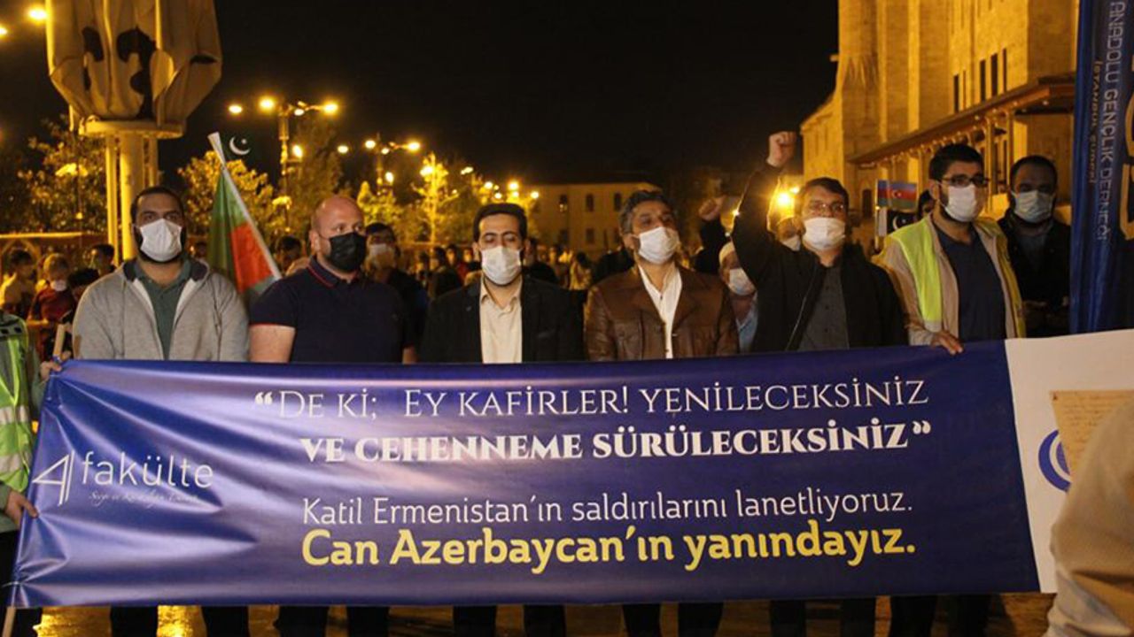 Azerbaycan’da Katledilen Siviller için İstanbul’da Kıyama Duruldu