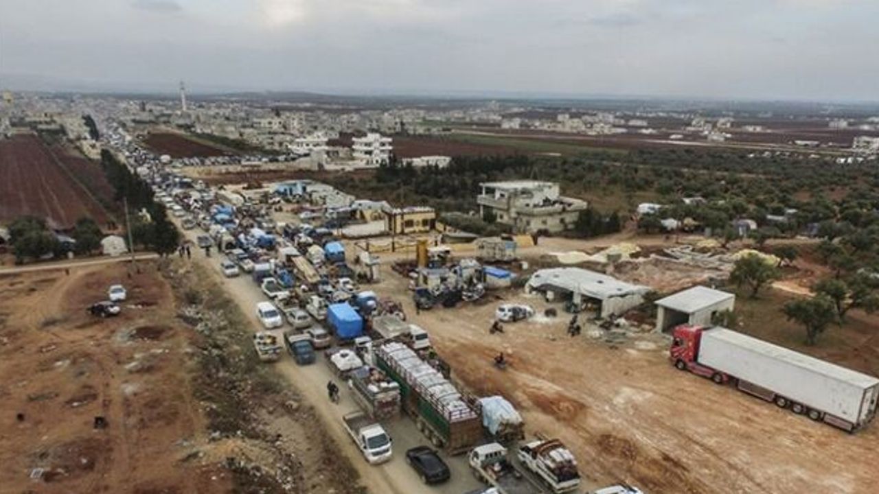 İdlib’de 3 Ayda 830 Bin Kişi Evlerinden Oldu