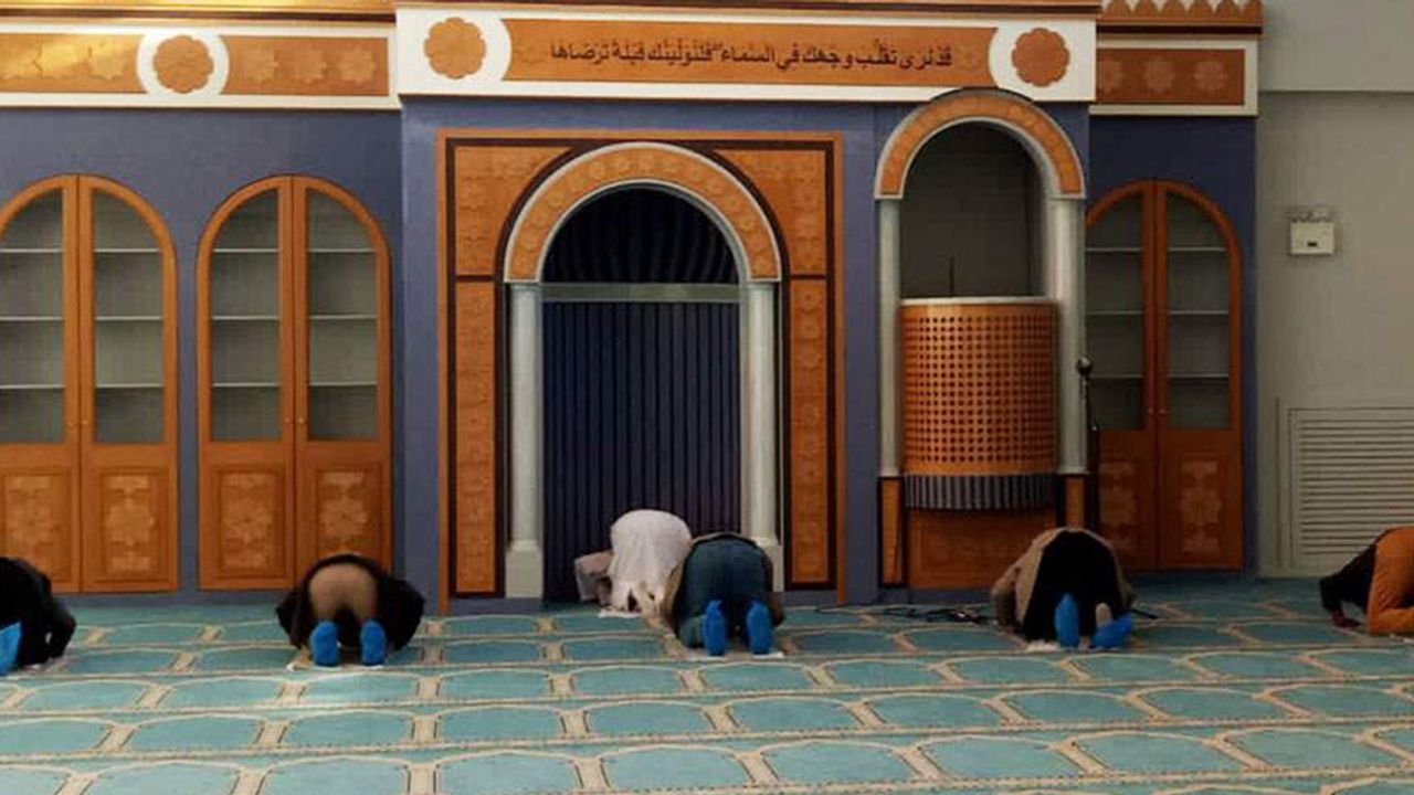 Atina'nın İlk Camisi 14 Yıllık Hasretin Ardından İbadete Açıldı