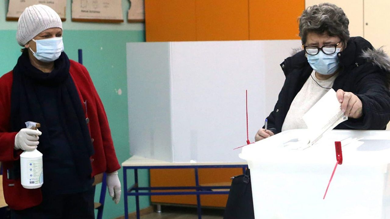 Bosna Hersek Halkı Yerel Seçimler İçin Sandık Başına Gitti