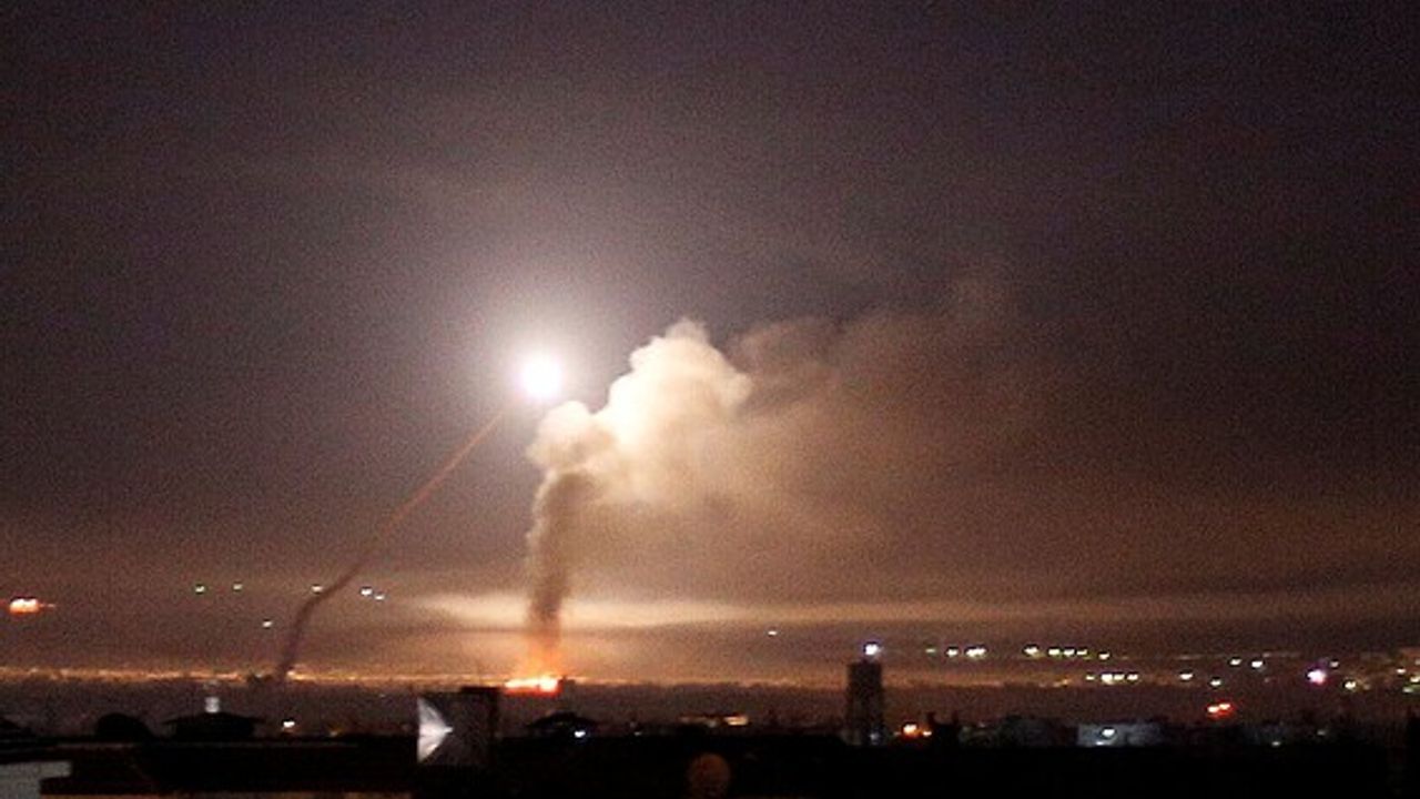 Siyonist İsrail, Suriye'de Golan ve Şam’ı Vurdu
