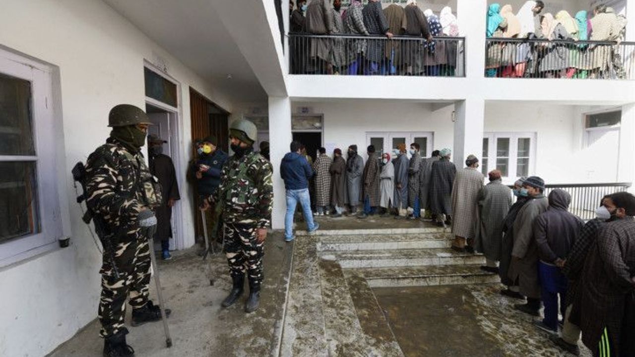 Hindistan Keşmir’de Devlet Terörü Sergiliyor