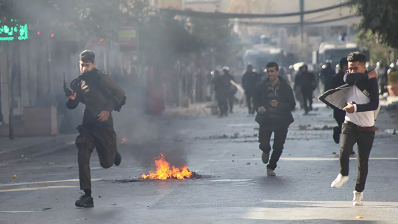 Irak Kürt Bölgesel Yönetimi’nde Protestocular Binaları Ateşe Verdi