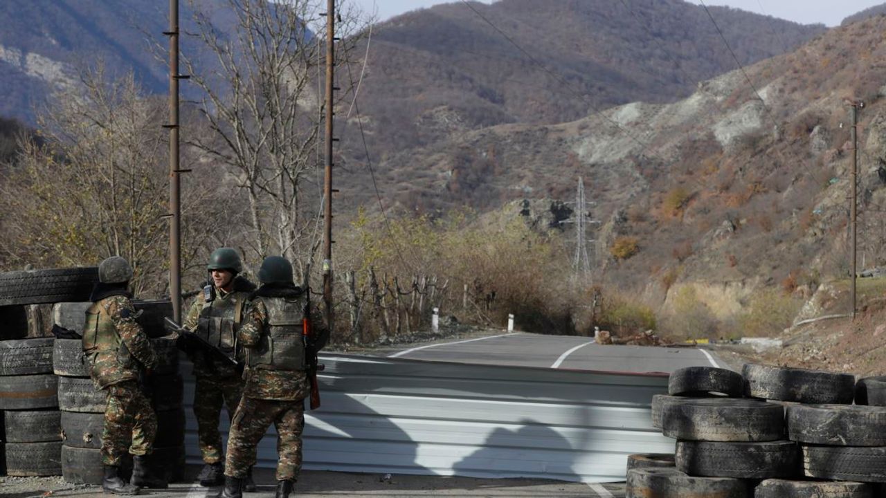 Ermenistan Karabağ’da Ateşkesi İhlal Etti: Azerbaycan '4 Şehidimiz Var'