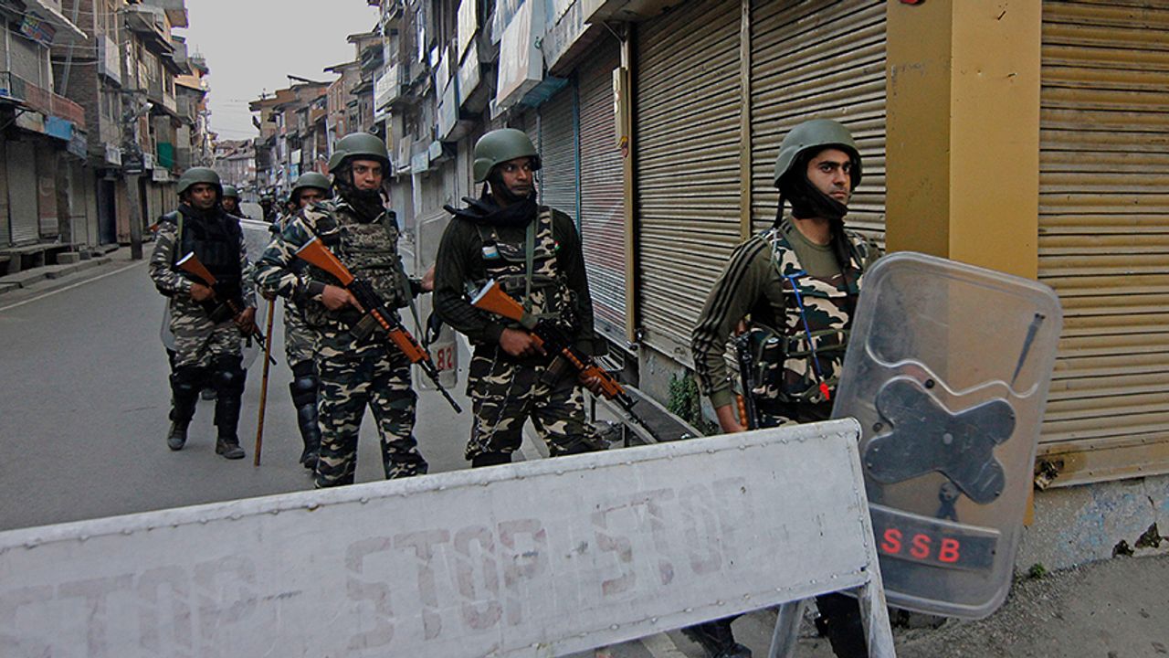 Cammu Keşmir'de Çıkan Çatışma Sonrası 3 Keşmirli Vefat Etti