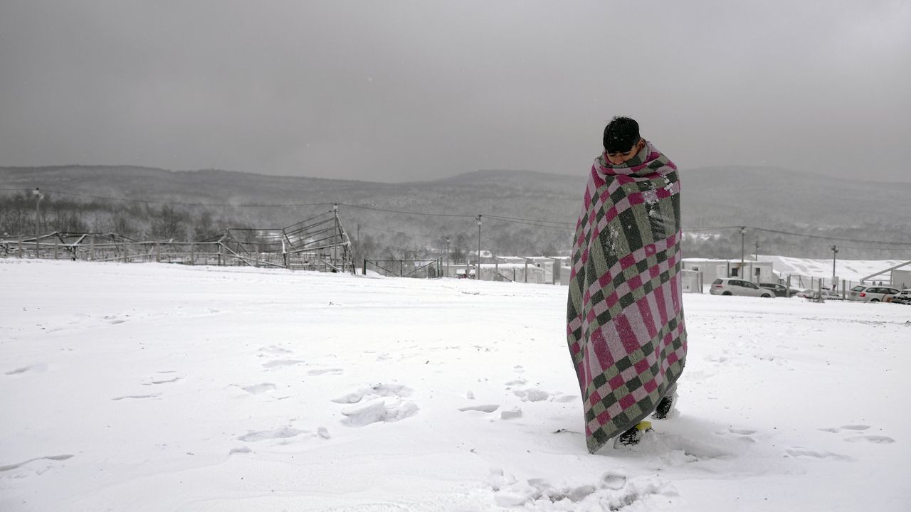 Bosna'da Kampları Küle Dönen Mülteciler Donmak Üzere: Öleceğiz!
