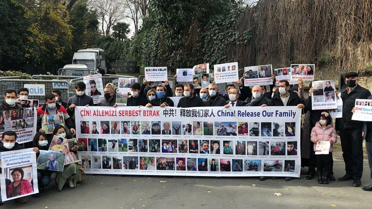 Uygurların Nöbeti Bir Haftayı Aştı!