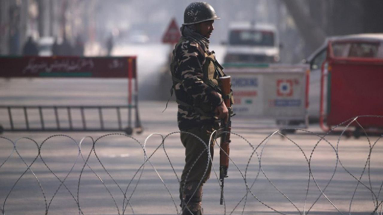 Cammu Keşmir'de Çatışma: 1 Ölü, 1 Yaralı