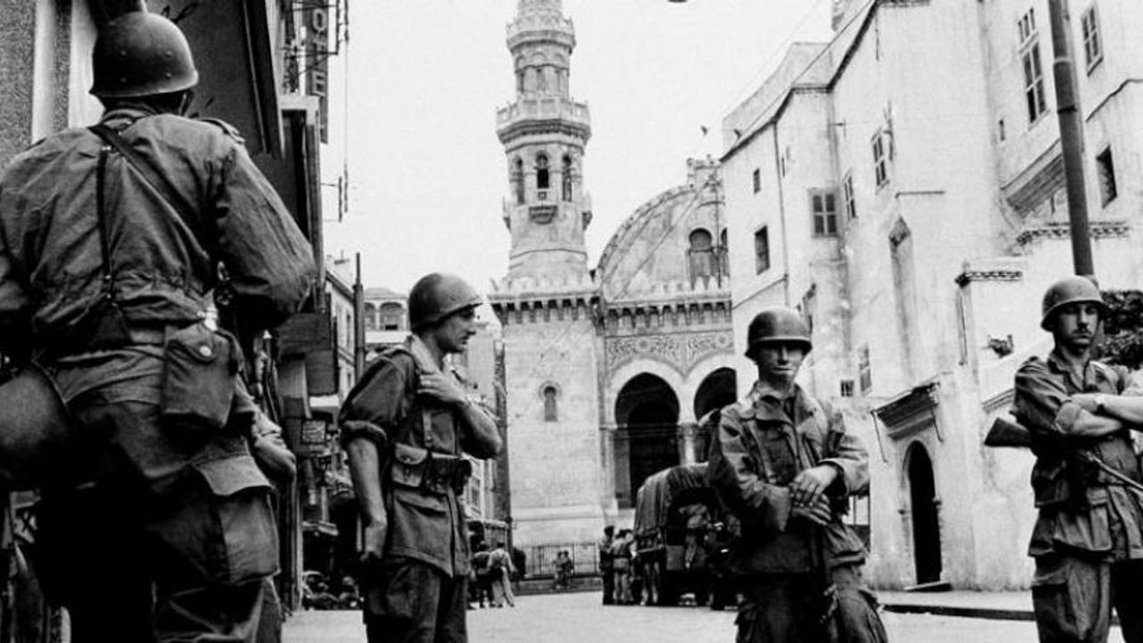 Fransa, Özür Dilemeden Cezayir'in Sömürgeleştirilmesi Defterini Kapatmak İstiyor