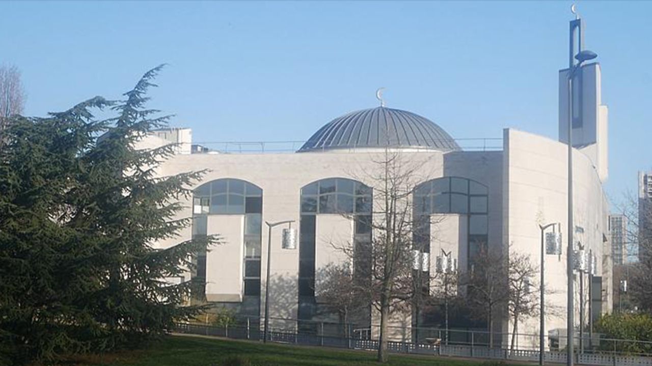 Belçika'da Ahlaksızlığa Karşı Açıklamalarda Bulunan Türk İmam Sınır Dışı Ediliyor