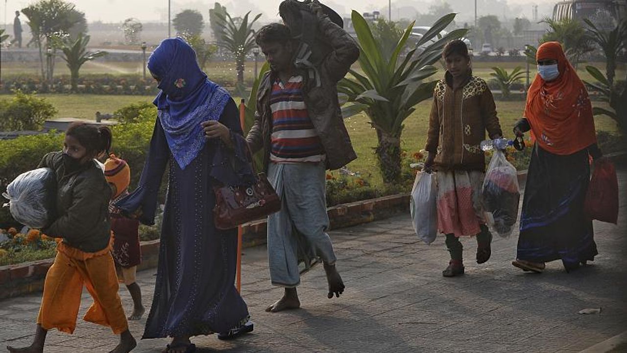 Bangladeş 1.400 Arakanlı Müslümanı Daha Issız Adaya Gönderdi