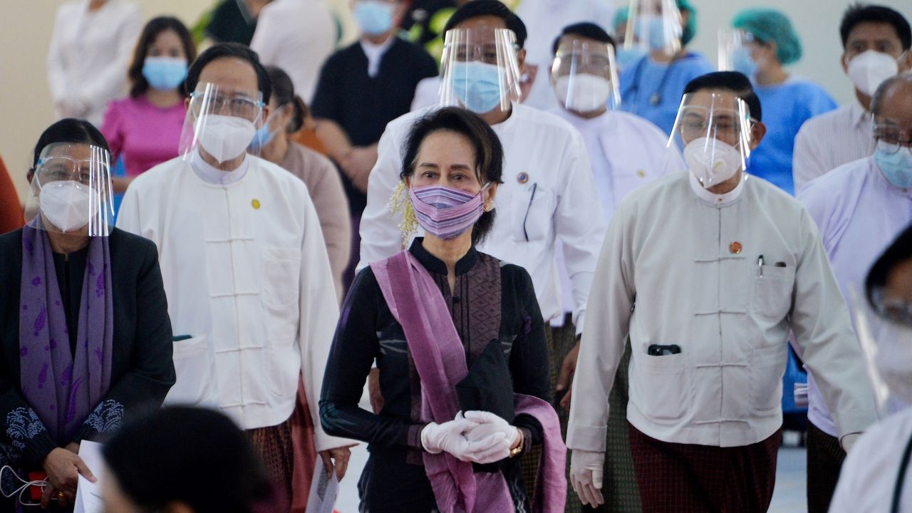 Myanmar'da Darbe: Ordu Yönetime El Koydu