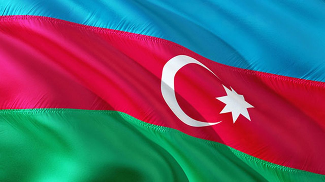Taştan Yastıklı, Kardan Kefenli Hocalı