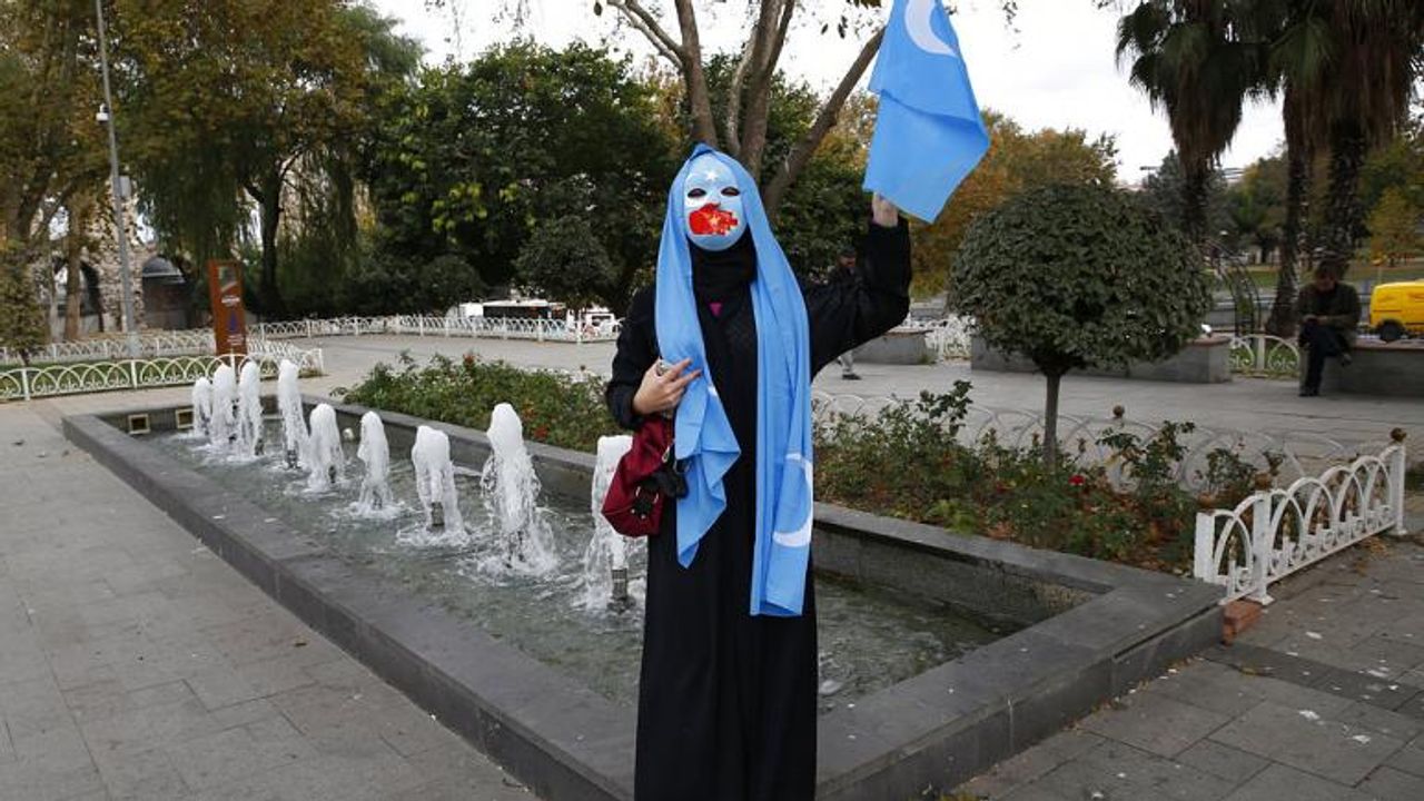 Çin'den Uygur Kadınlarına Yönelik 'Karalama Kampanyası': Özel Bilgiler İfşa Ediliyor