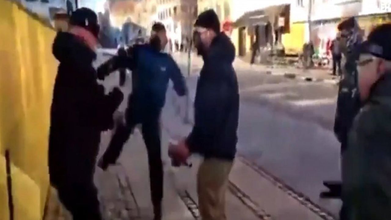 Danimarka'da İslam'a Çirkin Saldırı! Kur'an-ı Kerim Yaktılar!