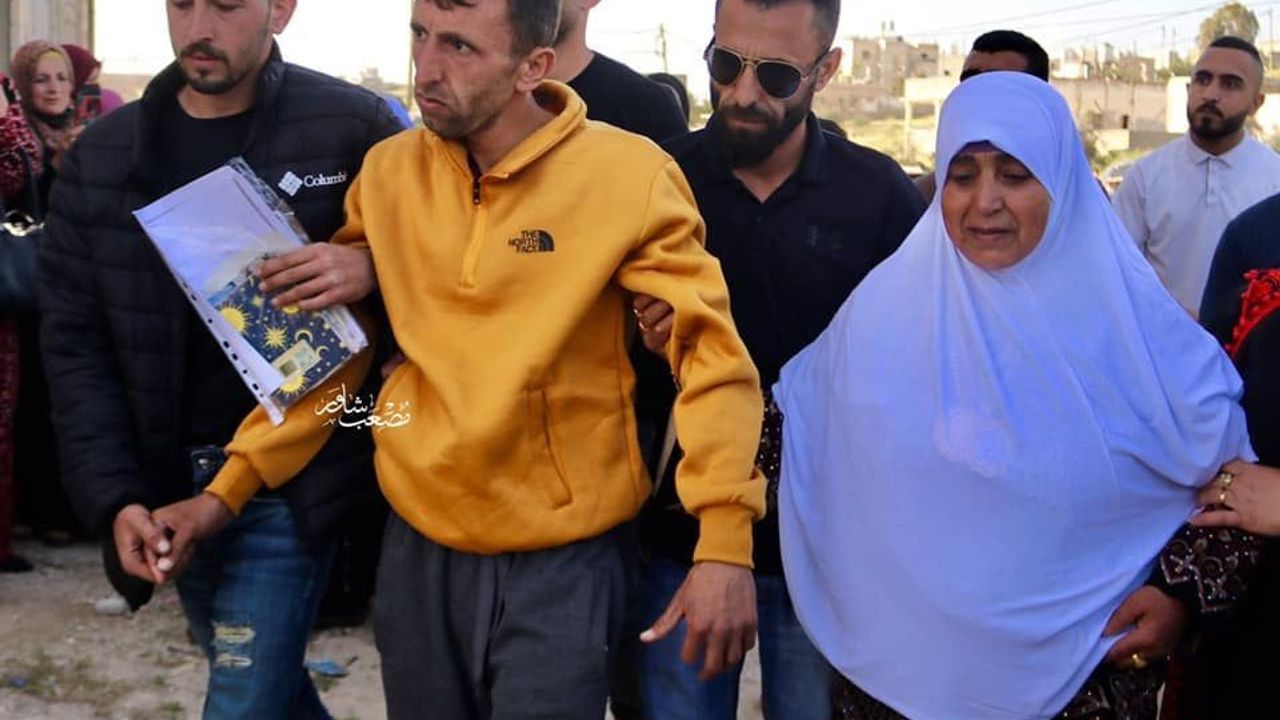 17 Yıl Sonra İsrail Zindanlarından Kurtulsa da Ailesini Tanıyamadı!