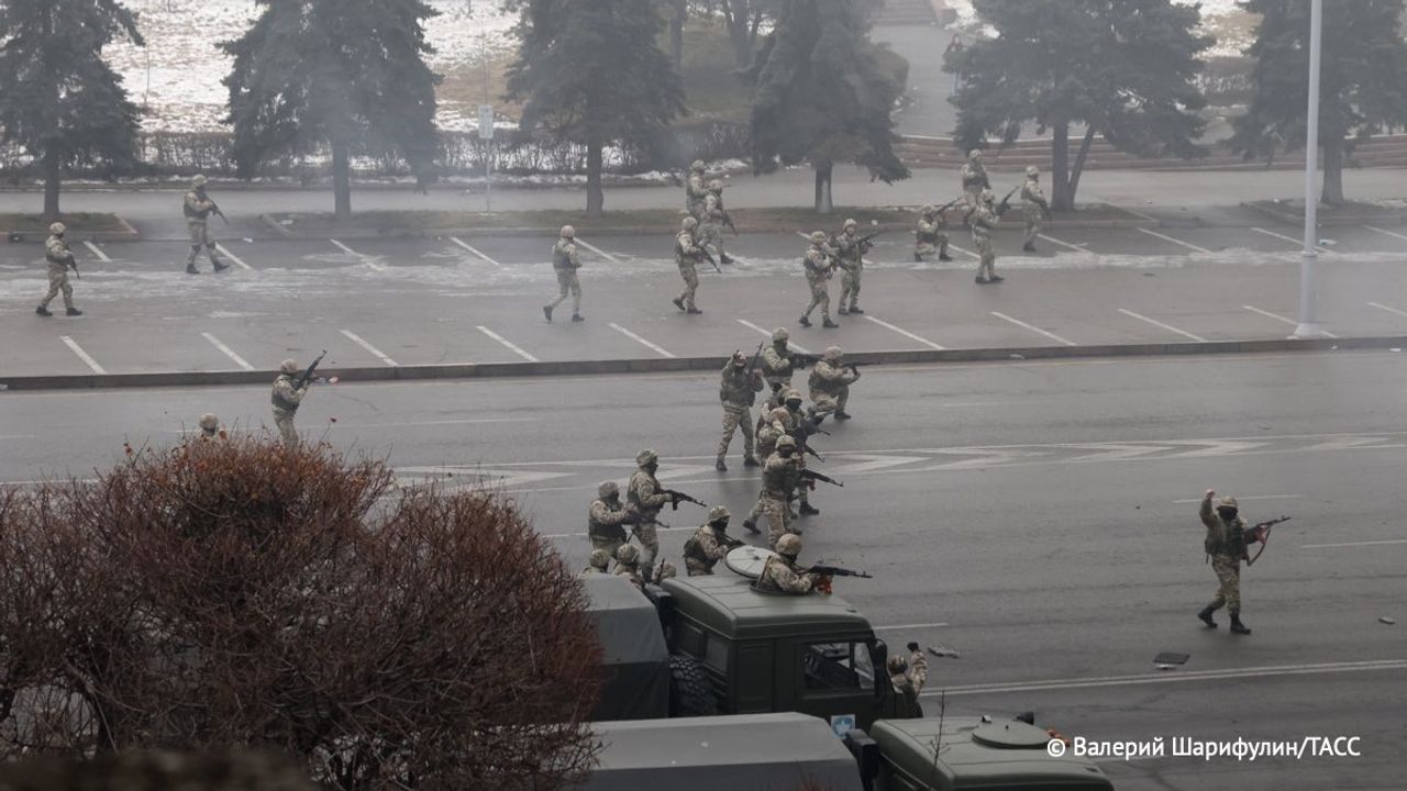 Kazakistan Cumhurbaşkanı Göstericilere Teröristler Dedi Orduya Vur Emri Verdi