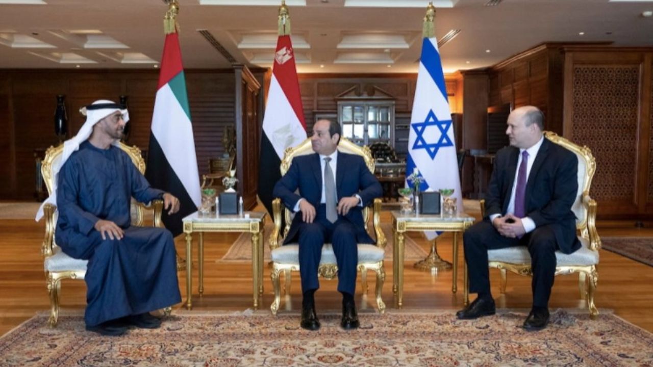 Sisi ve Bin Zayed Siyonist Başbakan Bennet İle Görüştü